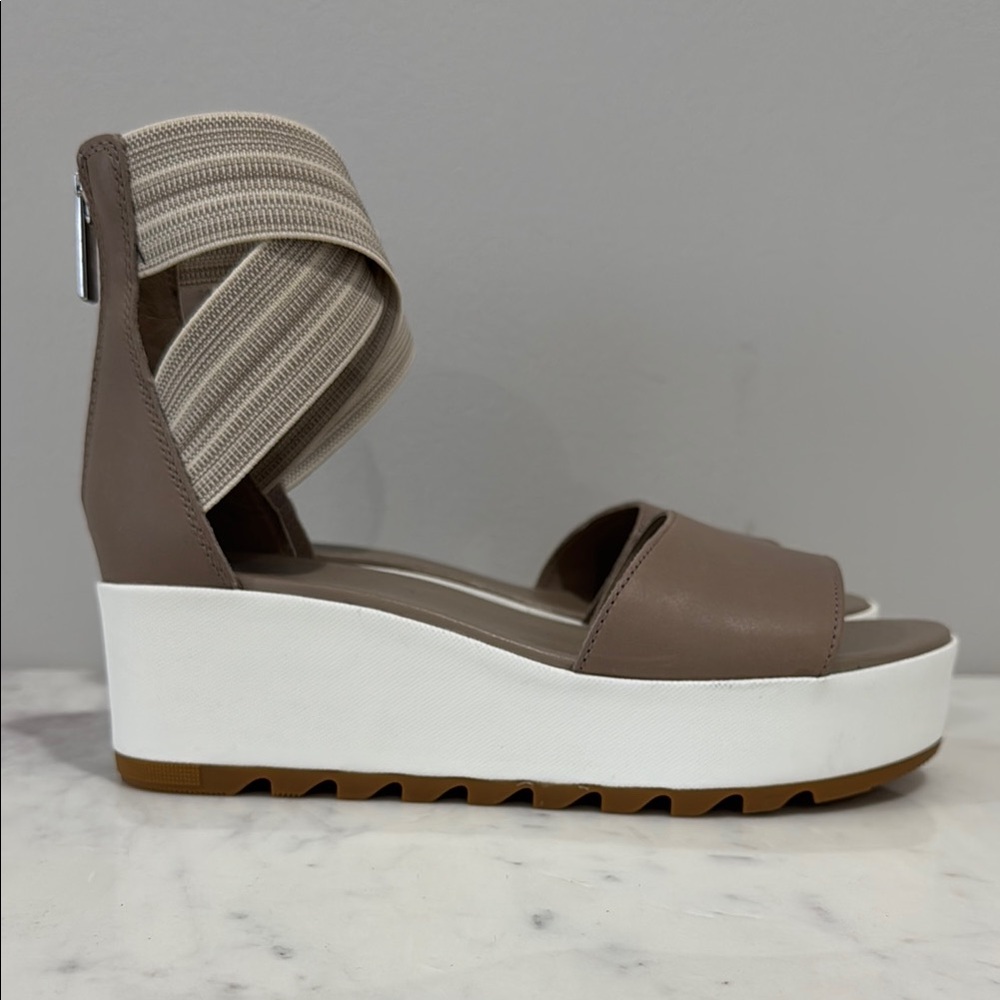 Sorel Women's Cameron Platform Ankle Strap Wedge Sandal 9 near new
